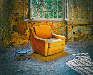 Please be Seated | by Silke Klimesch