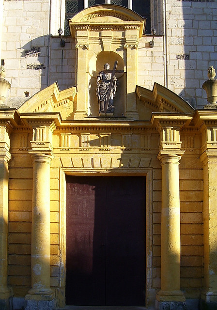 Portail de l'Église Sainte-Croix de Bernay