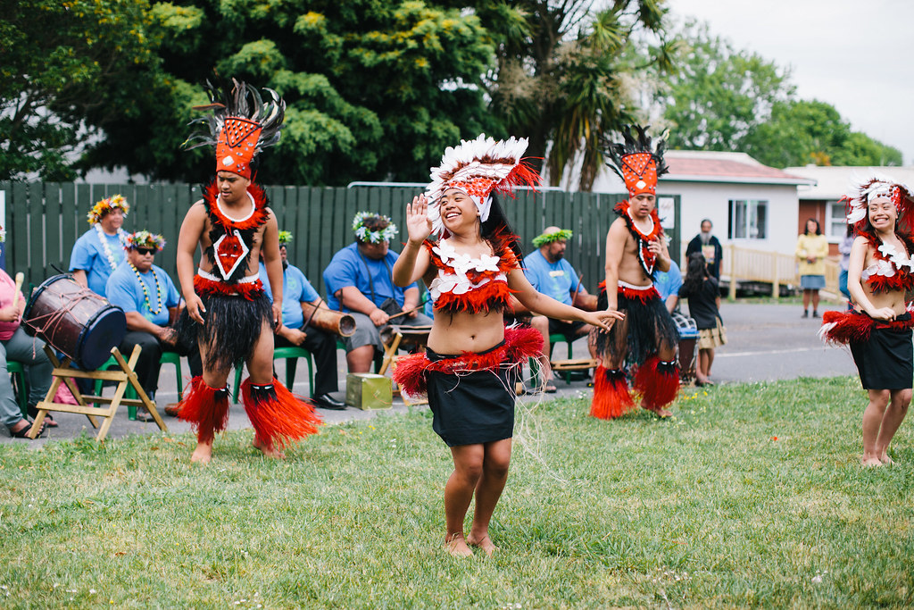 Silent Disco Citywalk Glen Innes - Cook Islands Performance