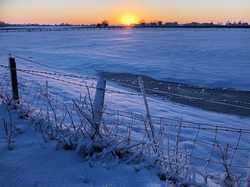 sunrise snow winter landscapephotography landscape england northamptonshire rushden sunset sun iphoneography iphone cellphone
