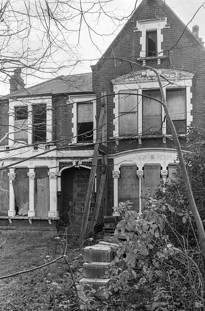 House, Grove Park, Camberwell, Southwark, 1989 89-2b-43