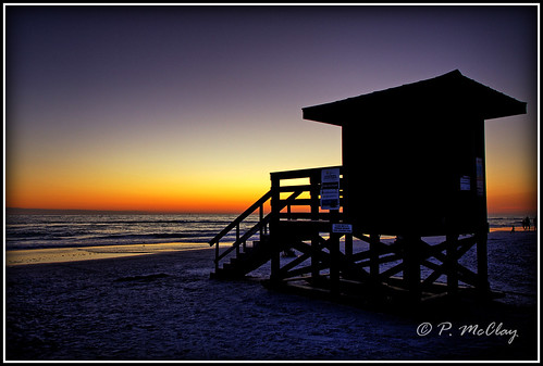 siestakey beach sunset florida sand lifeguard sky sun blue hour outdoor outside water ocean gulfofmexico canon eos slr 6d 24105