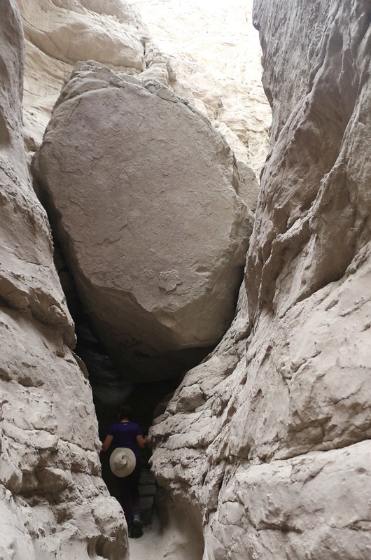 The main trail in Rope Canyon goes directly under this huge chockstone!