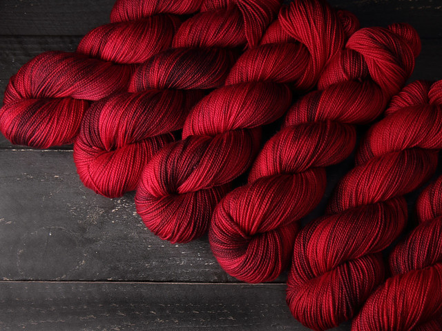Favourite Sock – pure merino 4 ply/sock superwash wool hand dyed yarn 100g – ‘Dahlia’