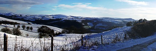 snowscape betwsynrhos conwy northwales uk unitedkingdom december2020 canon canoneos1200d tamron28300mmlens flickrnature snow fences trees fields hedgerows hillsides mountains sky cumulusclouds altocumulusclouds road welshcountryside welshlandscape greatbritain