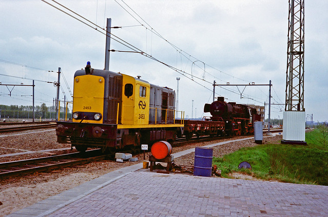 NS 2453 in de Kijfhoek, 1980.