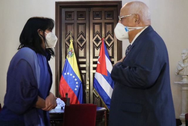 Ministra Gabriela Jiménez y Vice Primer Ministro de Cuba revisan avance de proyectos bilaterales en el área de Ciencia y Tecnología