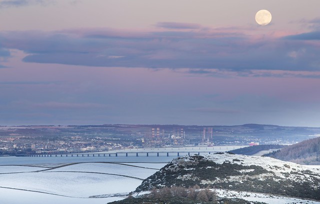 Dundee moonrise