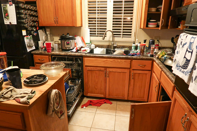 1.24.2021_messy_kitchen_before-3