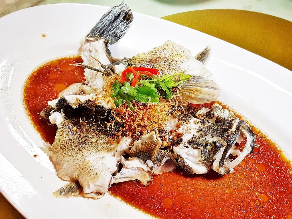 Hong Kong Style Steamed Live Marble Goby With Superior Soya Sauce