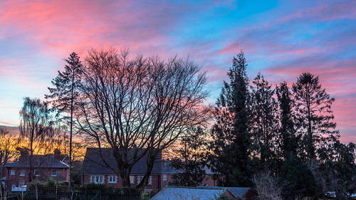 Sunday Morning Sky by Gerry Lynch/林奇格里, Last Sunday morning woke up to snow... this Sunday morning woke up to this sky.
“For this is Sunday