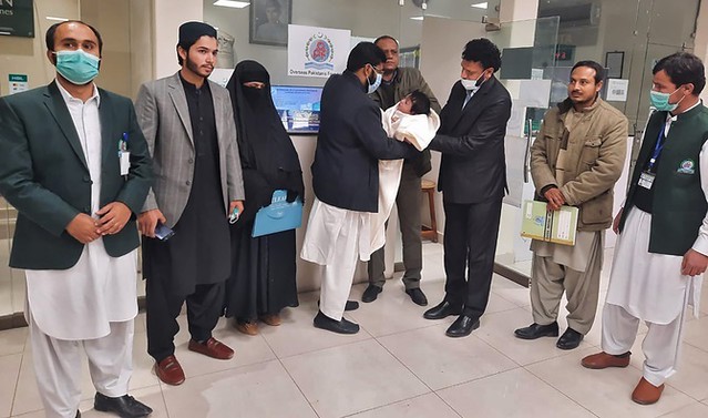 5906 Saudi hospital returns a child to Pakistani parents after 1 year 07