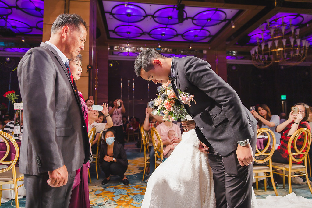 [婚禮攝影]哲諄育琪 幸福喜宴@大直典華-最專業的團隊完成每場完美婚禮紀錄，拍的不只好更要快! #婚攝