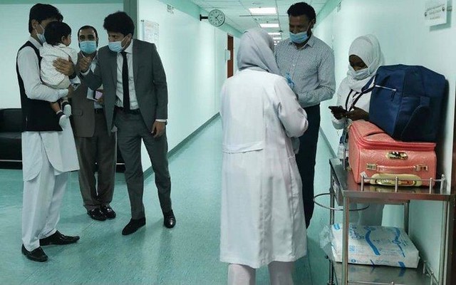5906 Saudi hospital returns a child to Pakistani parents after 1 year 01