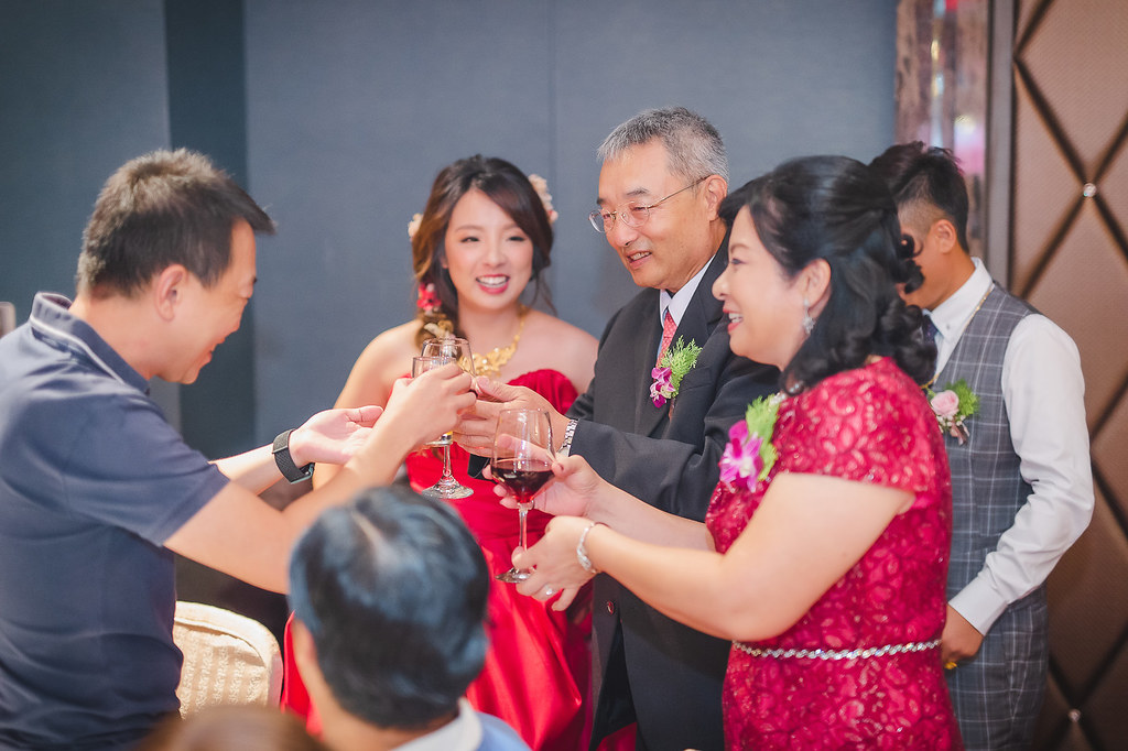 [婚禮攝影]俊騰伶芳 幸福午宴@南港雅悅-最專業的團隊完成每場完美婚禮紀錄，拍的不只好更要快! #婚禮拍立得