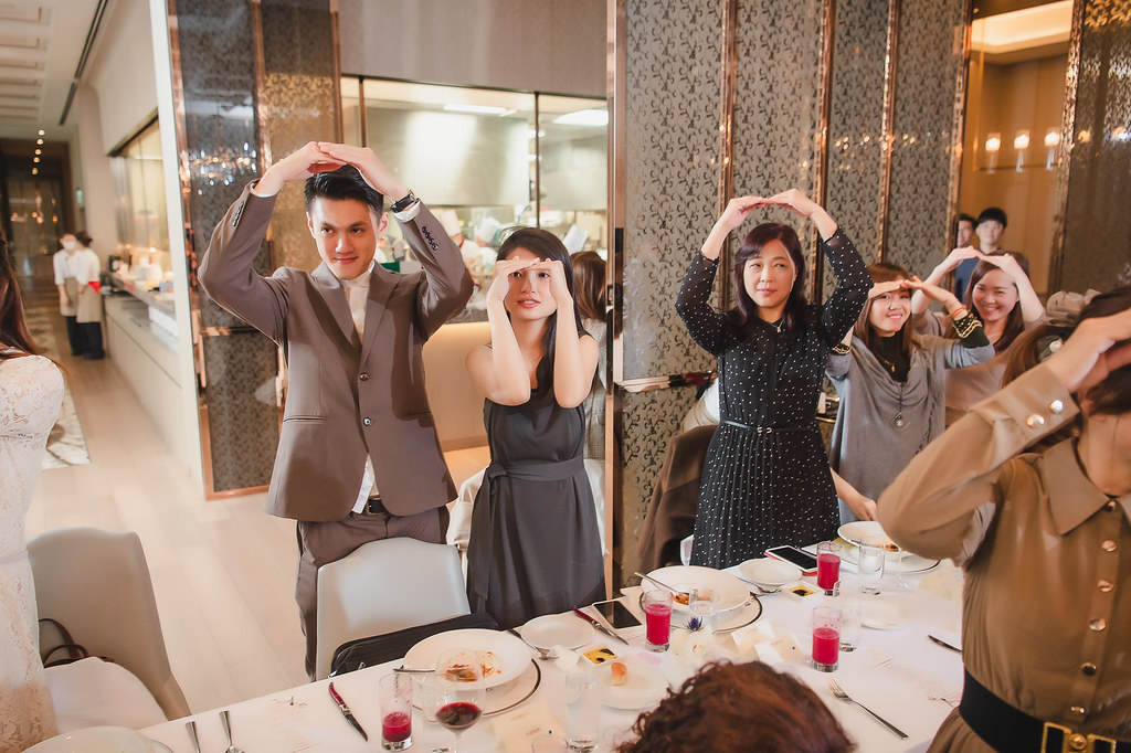 [婚禮攝影]晨裕諭萱 幸福午宴@美福飯店-最專業的團隊完成每場完美婚禮紀錄，拍的不只好更要快! #婚攝作品