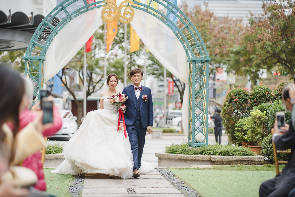 [婚禮攝影]志堅宜萱 文定迎娶證婚午宴@維多麗亞酒店-最專業的團隊完成每場完美婚禮紀錄，拍的不只好更要快! #婚攝作品
