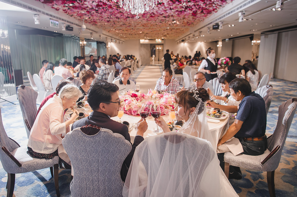 [婚禮攝影]志宏培伶 幸福午宴@88號樂章 婚宴會館-最專業的團隊完成每場完美婚禮紀錄，拍的不只好更要快! #婚攝作品