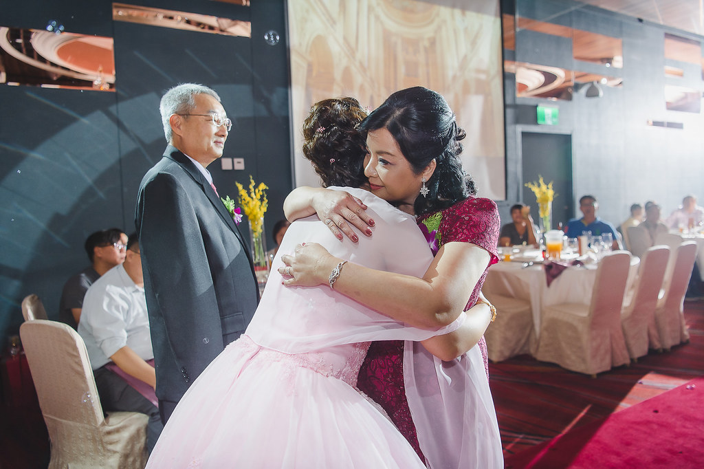 [婚禮攝影]俊騰伶芳 幸福午宴@南港雅悅-最專業的團隊完成每場完美婚禮紀錄，拍的不只好更要快! #婚禮攝影