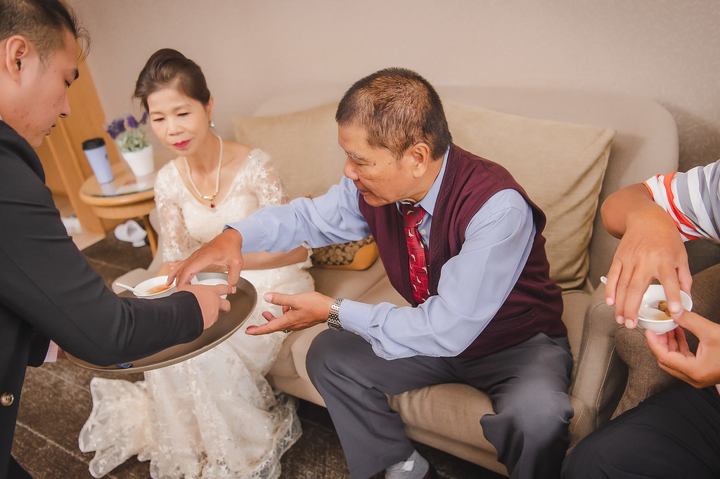 [婚禮攝影]俊生愃庭 文定迎娶晚宴@新東南海鮮餐廳 汀州店-最專業的團隊完成每場完美婚禮紀錄，拍的不只好更要快! #婚禮攝影