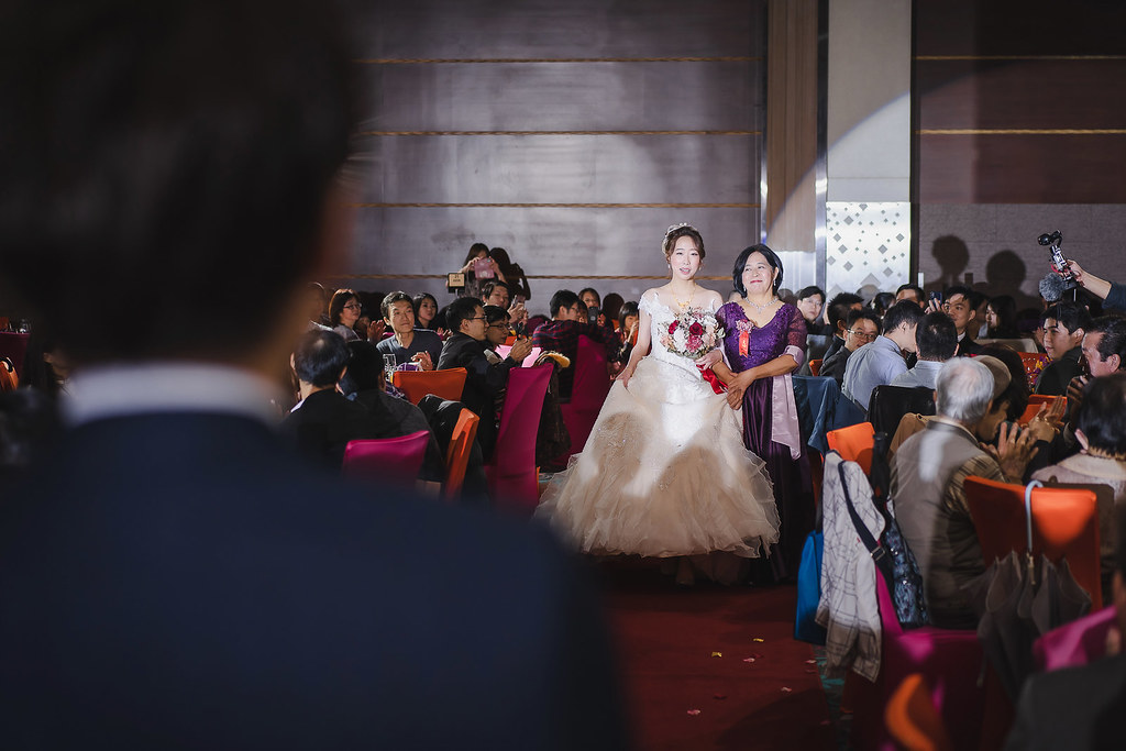 [婚禮攝影]志堅宜萱 文定迎娶證婚午宴@維多麗亞酒店-最專業的團隊完成每場完美婚禮紀錄，拍的不只好更要快! #婚禮拍立得