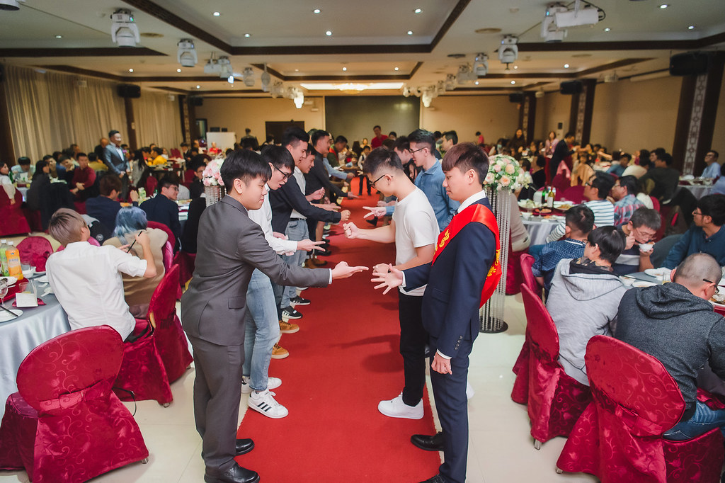 [婚禮攝影]政成芳瑩 幸福午宴@華港城-最專業的團隊完成每場完美婚禮紀錄，拍的不只好更要快! #即拍即印