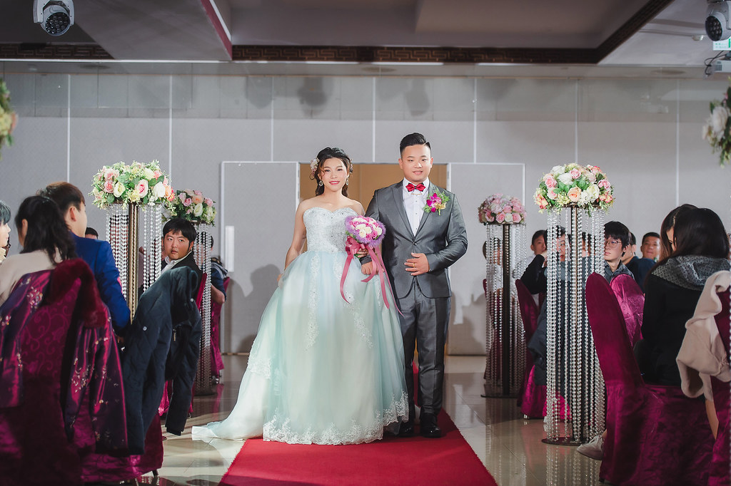 [婚禮攝影]政成芳瑩 幸福午宴@華港城-最專業的團隊完成每場完美婚禮紀錄，拍的不只好更要快! #婚禮拍立得