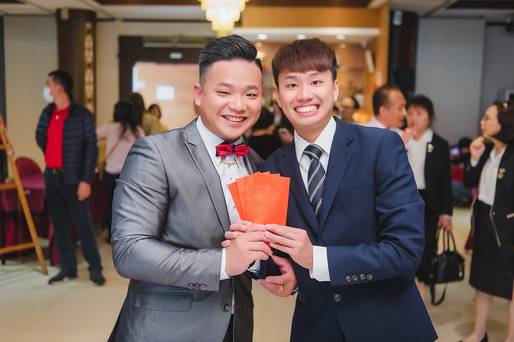 [婚禮攝影]政成芳瑩 幸福午宴@華港城-最專業的團隊完成每場完美婚禮紀錄，拍的不只好更要快! #婚禮攝影