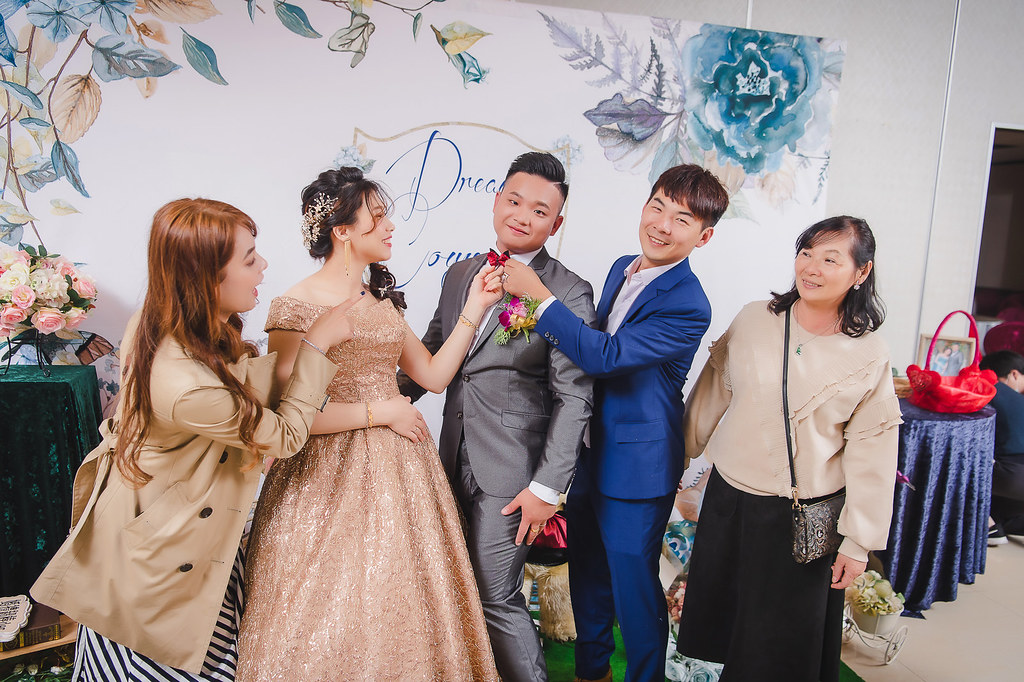 [婚禮攝影]政成芳瑩 幸福午宴@華港城-最專業的團隊完成每場完美婚禮紀錄，拍的不只好更要快! #婚攝作品