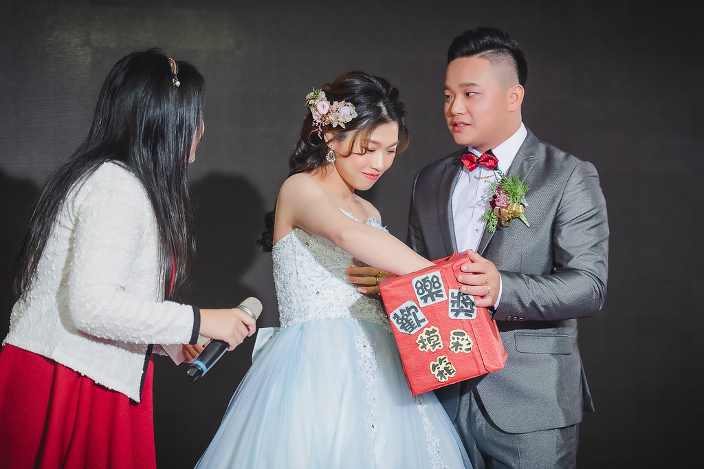 [婚禮攝影]政成芳瑩 幸福午宴@華港城-最專業的團隊完成每場完美婚禮紀錄，拍的不只好更要快! #婚禮紀錄