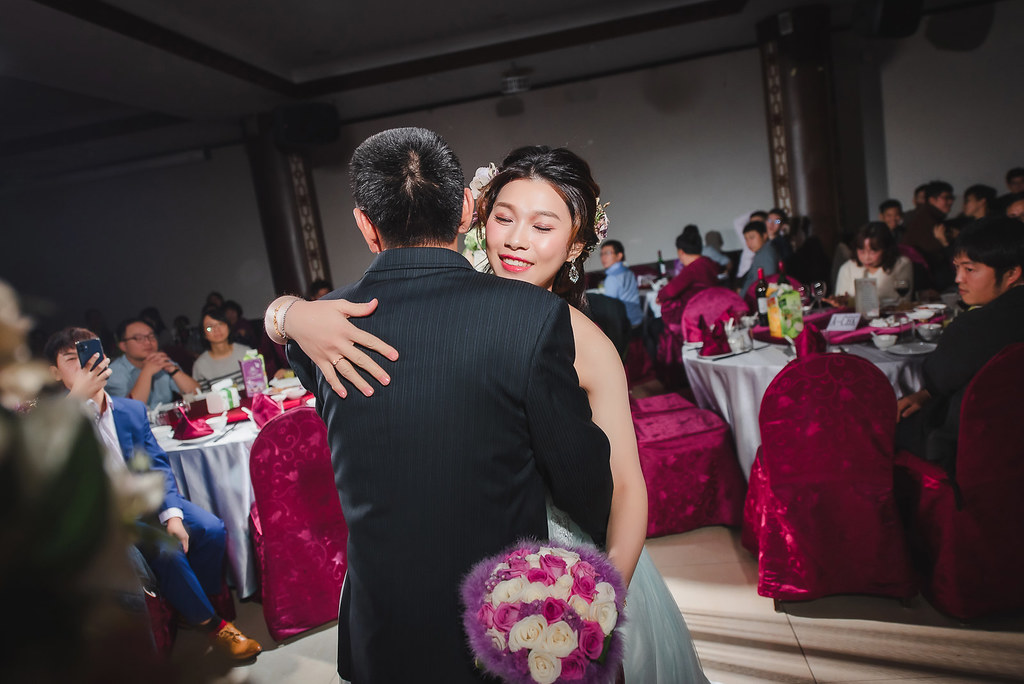 [婚禮攝影]政成芳瑩 幸福午宴@華港城-最專業的團隊完成每場完美婚禮紀錄，拍的不只好更要快! #婚攝推薦