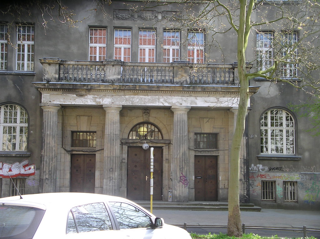 1906/07 Berlin dorischer Säulenportikus am Real-Gymnasium Pankow in Neorenaissance von Wilhelm Johow Kissingenstraße 12 in 13189 Pankow