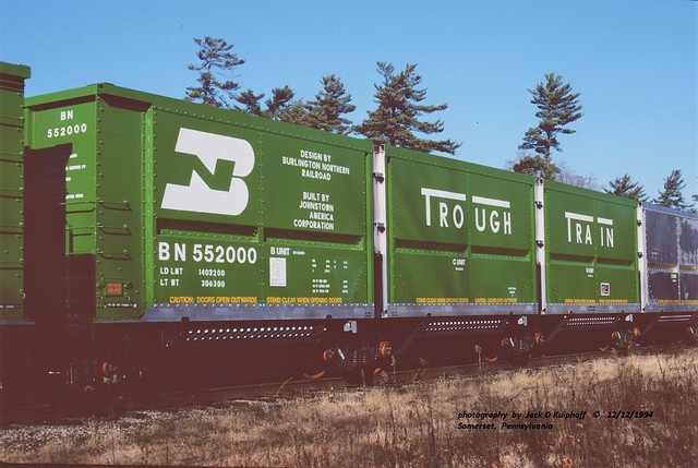 BN 552000,  Trough-train, Somerset, PA. 12-12-1994