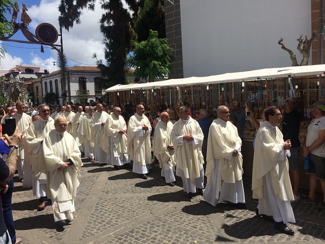 clerigos participantes de la procesion romeria ofrenda a La Virgen del Pino de Teror Gran Canaria