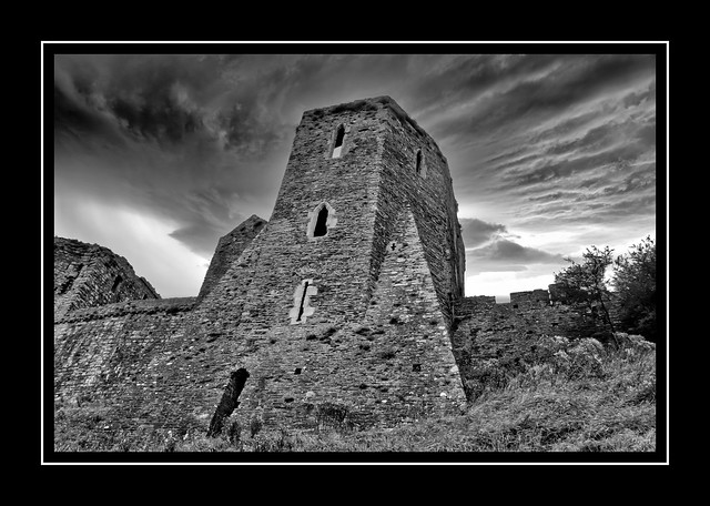 Kidwelly Castle2
