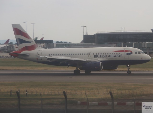 British Airways A319-131 G-EUPX landing at LHR/EGLL