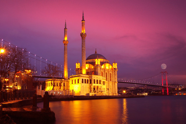 Büyük Mecidiye Cami(Ortaköy Cami) ve Boğaziçi Köprüsü