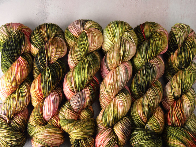 Favourite Sock – hand-dyed superwash merino wool yarn 4 ply/fingering 100g – ‘Saxifrage’