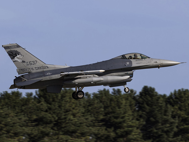 United States Air Force | General Dynamics F-16CM Fighting Falcon | 88-0537