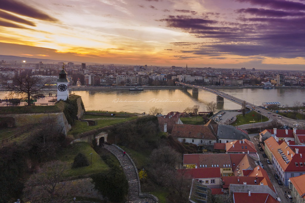 Pogled na Novi Sad sa Petrovaradinske tvrdjave