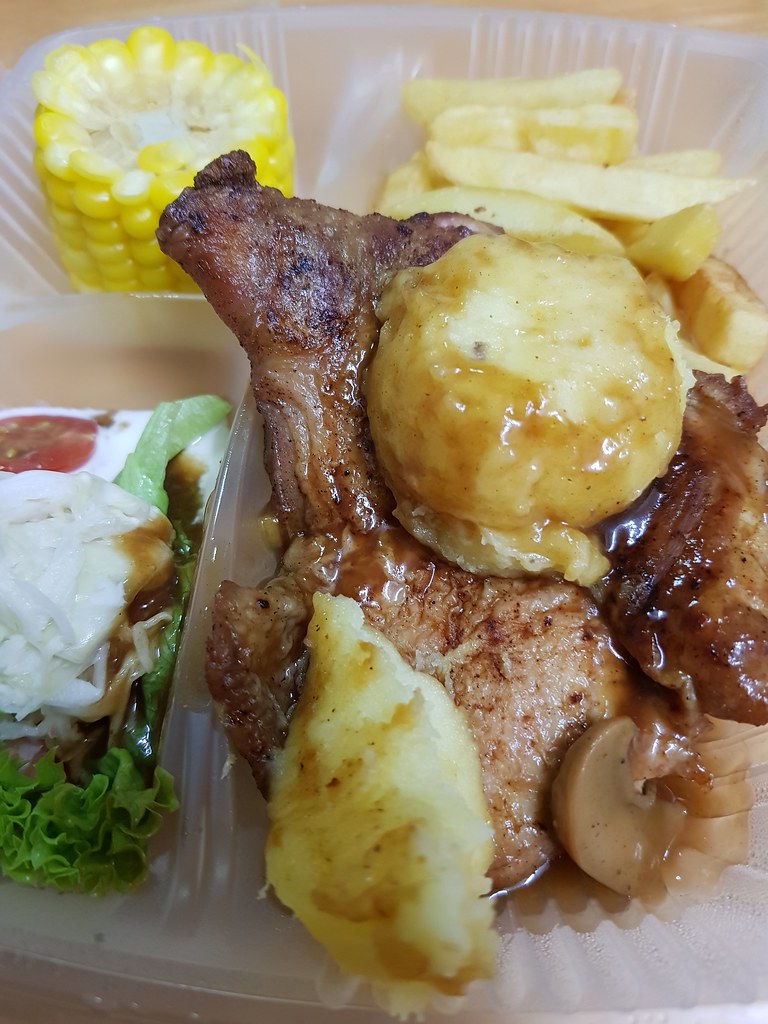 薯泥煎雞扒 Mashed Potato Chicken Chop rm$16.90 @ 樂在 Let's Joy USJ10