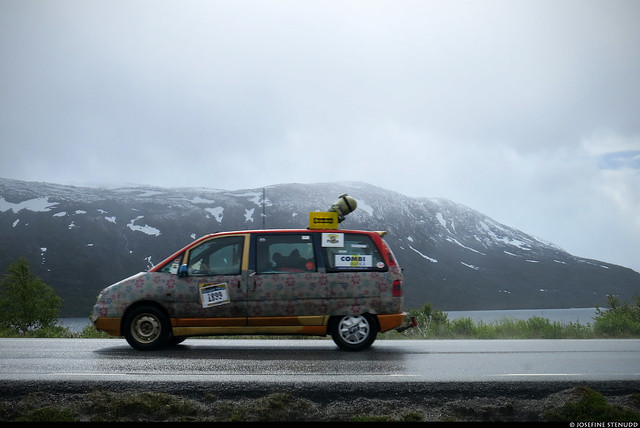 20190704_28 Flower power minivan in the Carbage Run, near Geiranger, Norway