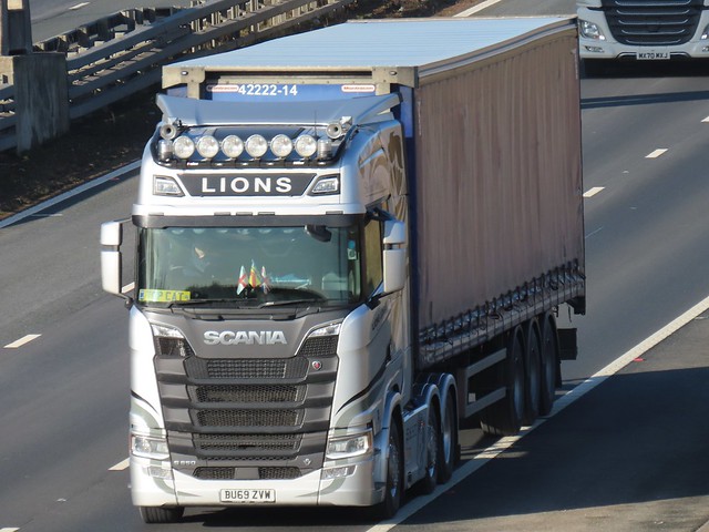 Lions Logistics, Scania S650 V8 (BU69ZVW) On The A1M Southbound