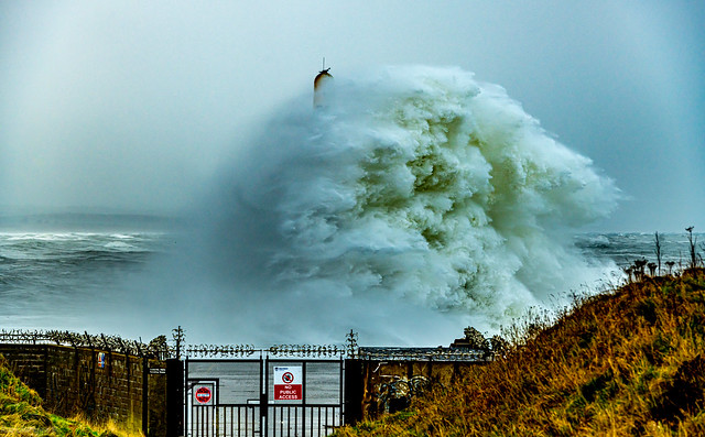 Power of Nature @ Aberdeen South Breakwater .