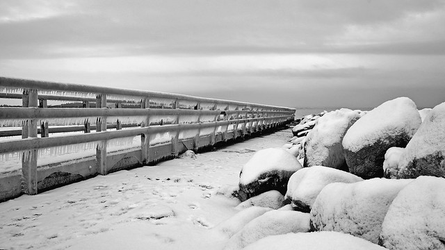 At the Baltic Sea in winter