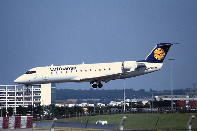 D-ACLH Canadair CRJ-100 Lufthansa BHX 27-07-2002