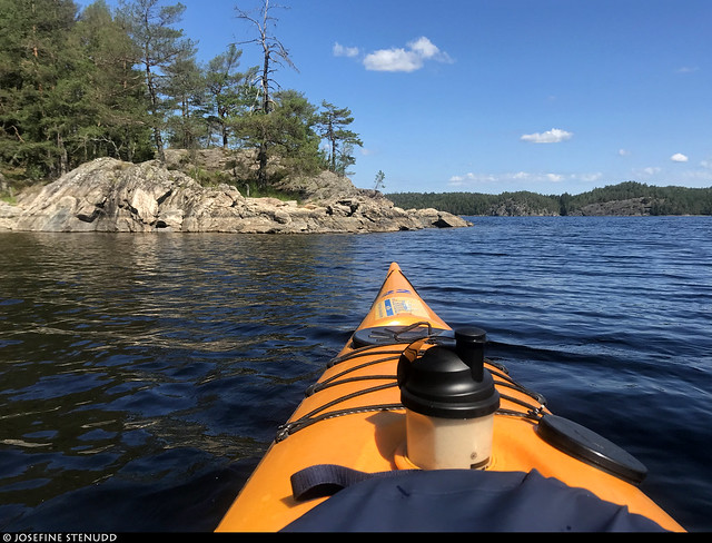 20190802_i1k Orange rental kayak (it had a Huel hole) in Lake Stora Le, Ed, Sweden
