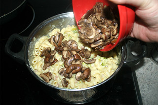36 - Add mushrooms / Pilze addieren