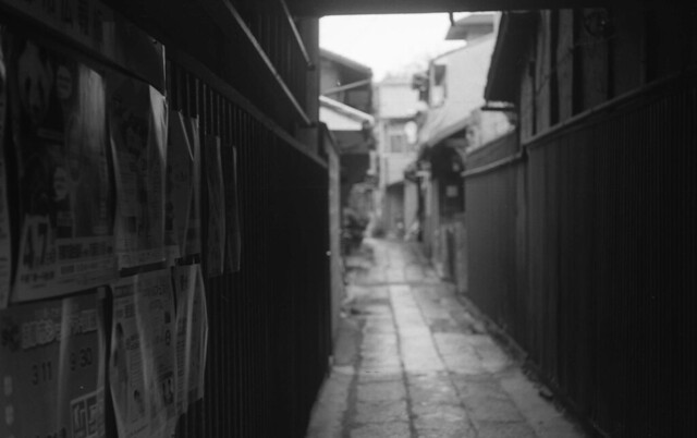 Cobblestone alley_LeicaⅢ