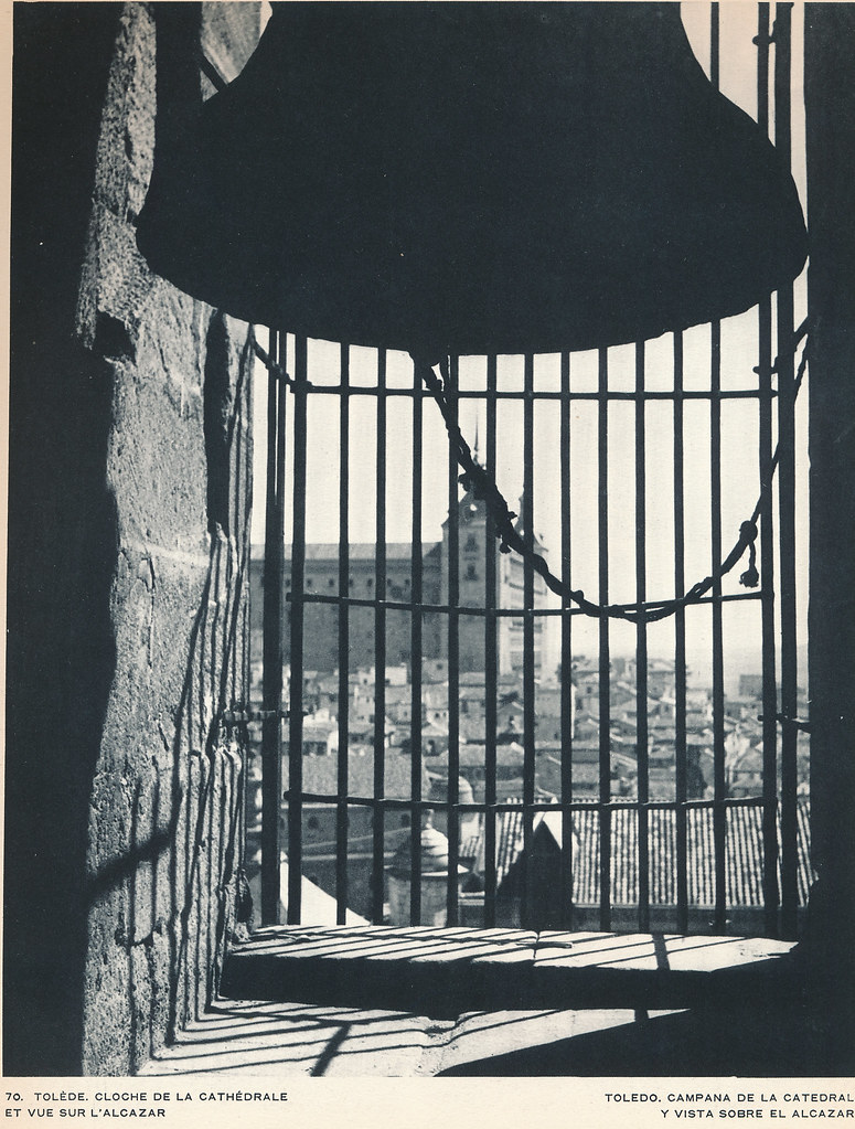 Vista del Alcázar desde las campanas de la torre de la Catedral hacia 1934. Fotografía de Blanc & Demilly  Publicada en el libro "En Espagne" de Maurice Legendre (Paul Hartmann, Éditeur 1935)